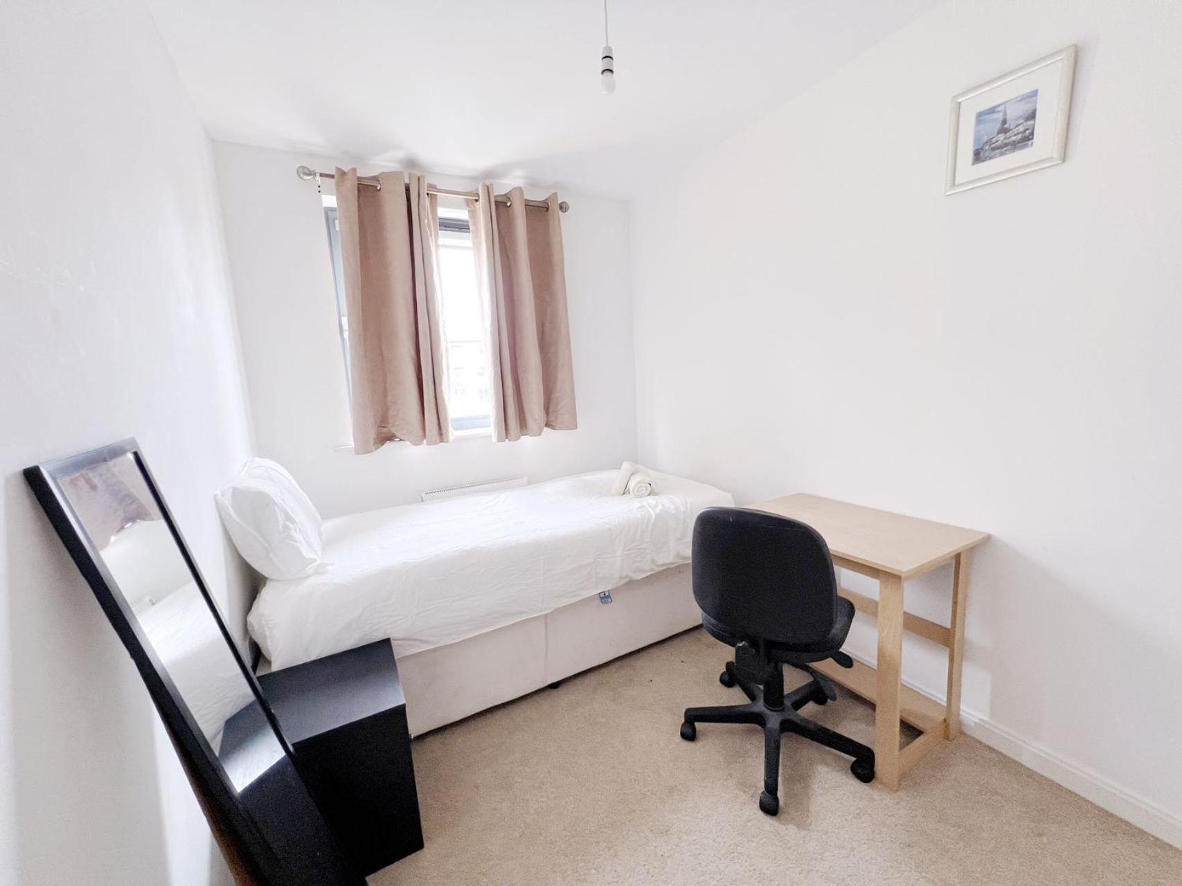 R5 Economical Seaside Homestay *